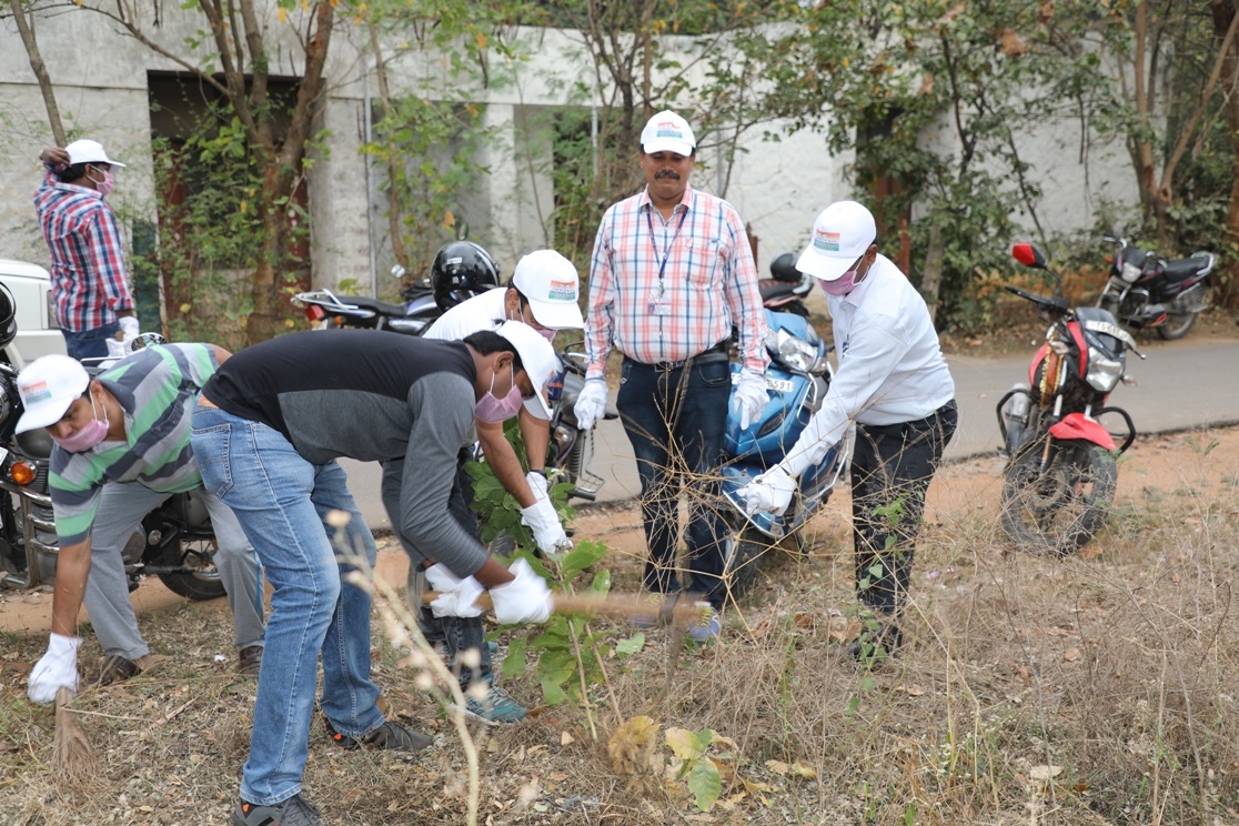 Employees in action for Swachhata Abhiyan
