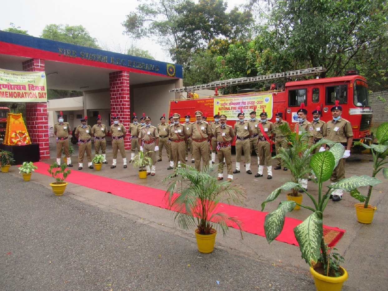 Fire Service personnel paying homage to the Martyrs during National Fire Service Week.