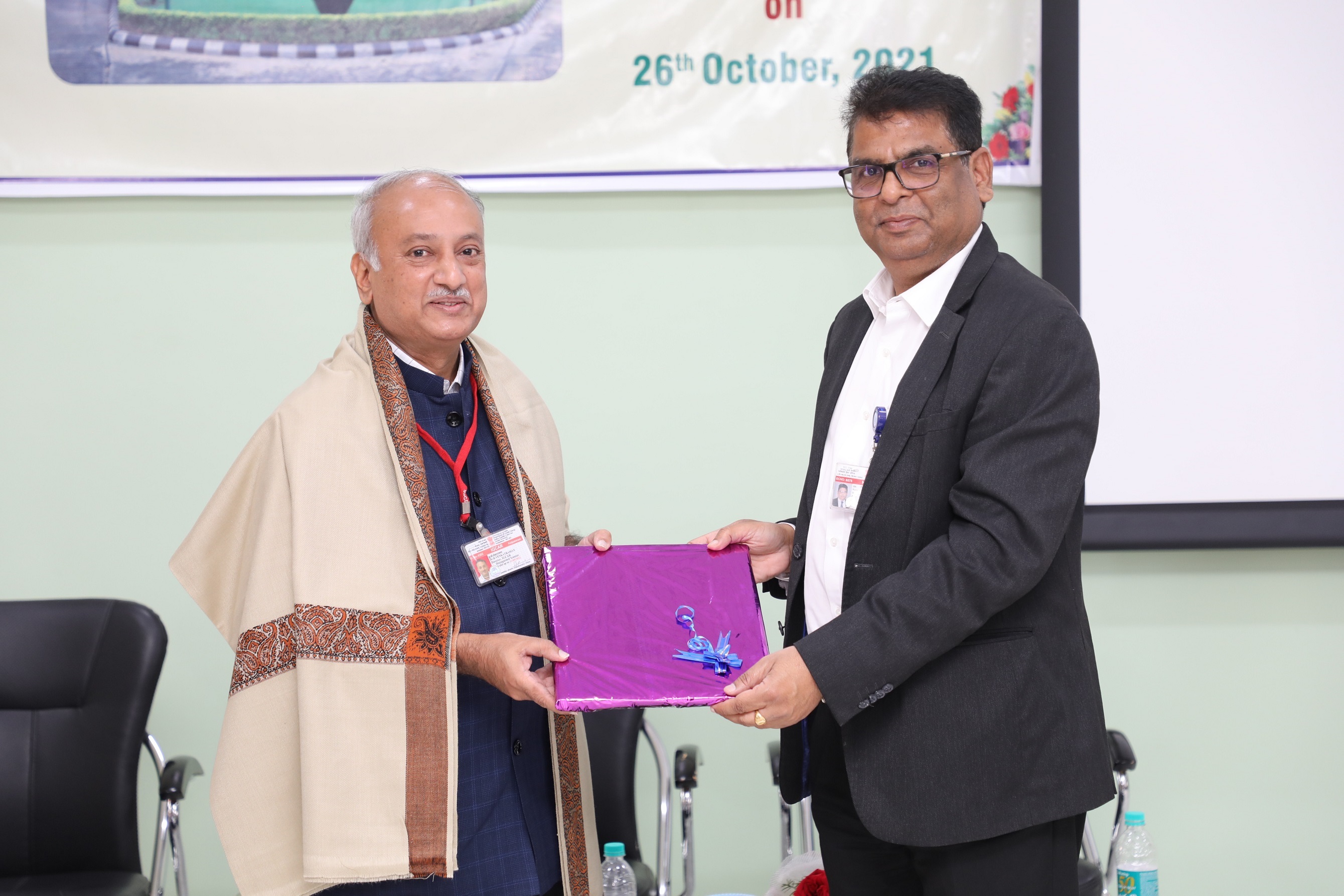 Chairman & CE, NFC felicitating Dr. B. Venkatraman, Chief Guest.