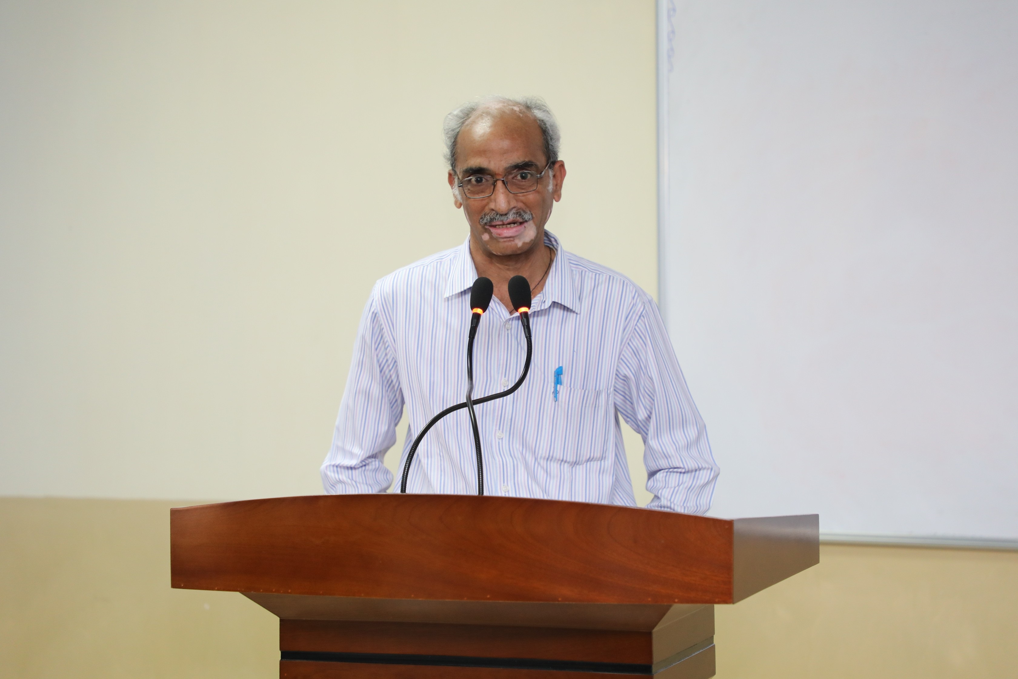 Shri Kiran Kumar, GM(Proj.FT&ISO) addressing the gathering.