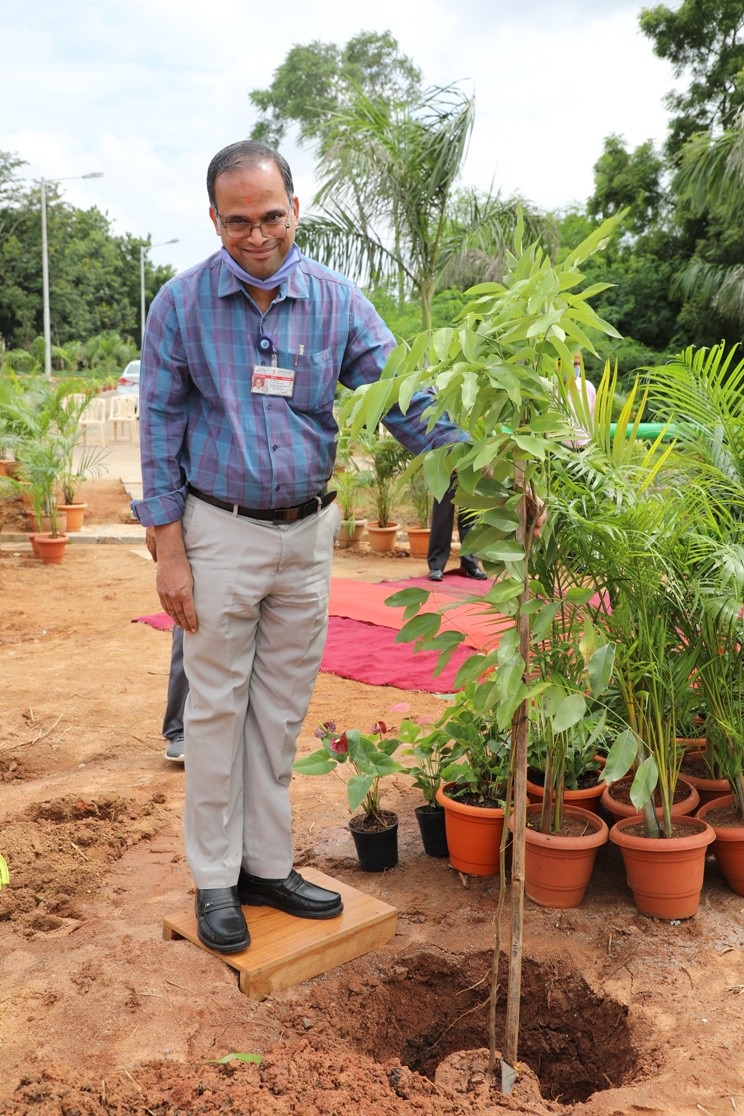 Plantation by Shri N. Vijayaragavan, DCE.