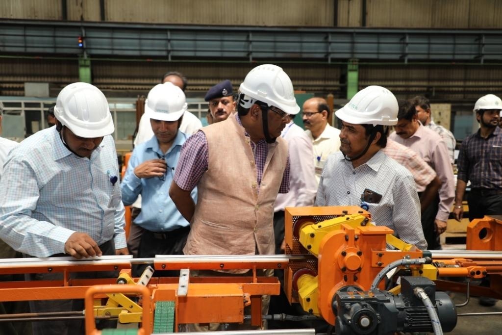 DCE(Fuels, SS, Mktg & SR) & GM(SSTP) explaining the salient features of the mill to Chairman & CE,NFC.