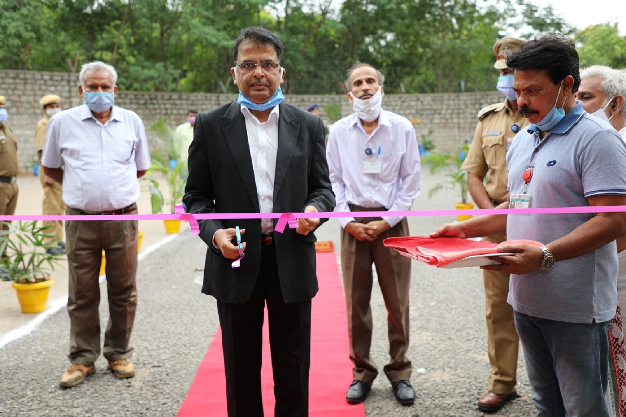 Ribbon cutting by Chairman & CE, NFC.