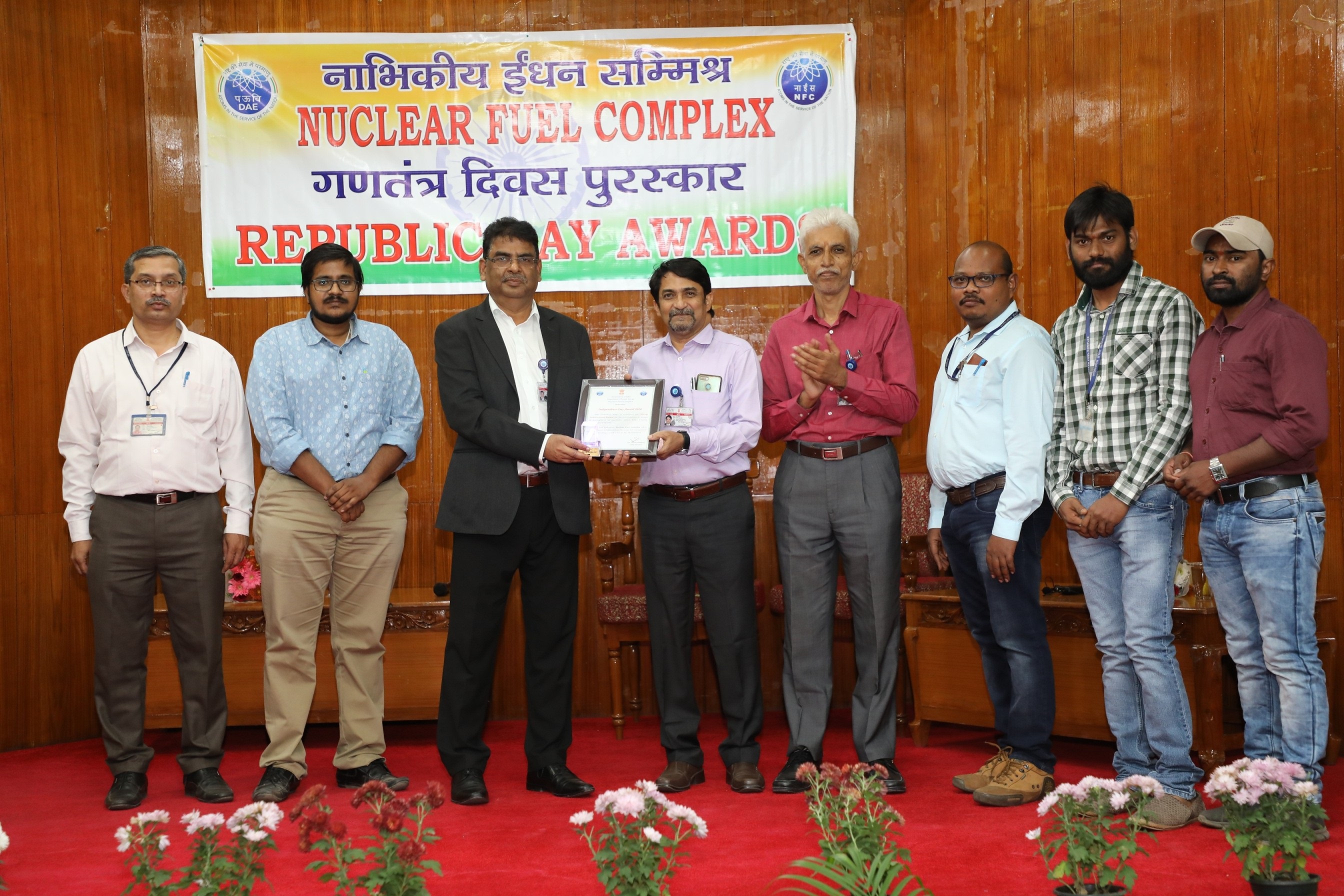 Group Award presenting for “Design & development of Automatic Green Pellet Density Measurement System” to ED & A.