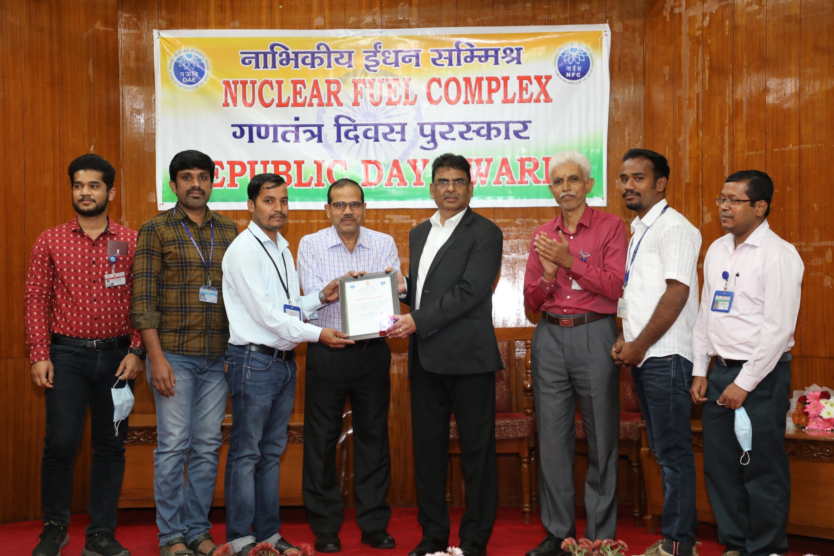Group Award presenting for “Development of process and fabrication of Poison sub-assembly” to FRF.