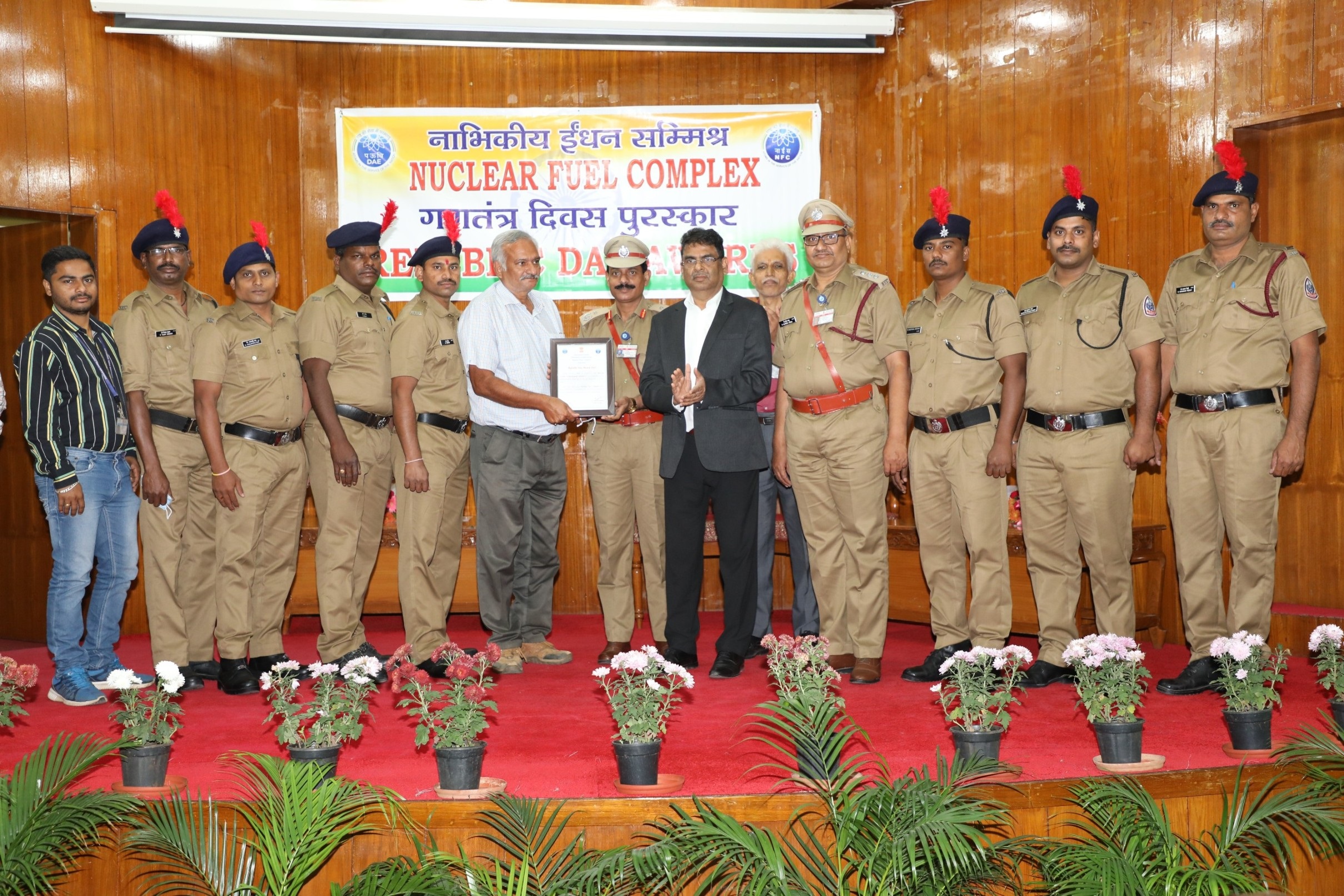 Special Group Award presenting for “Delusion of flooded pits at various plants due to heavy rains” to Fire services and Utilities.
