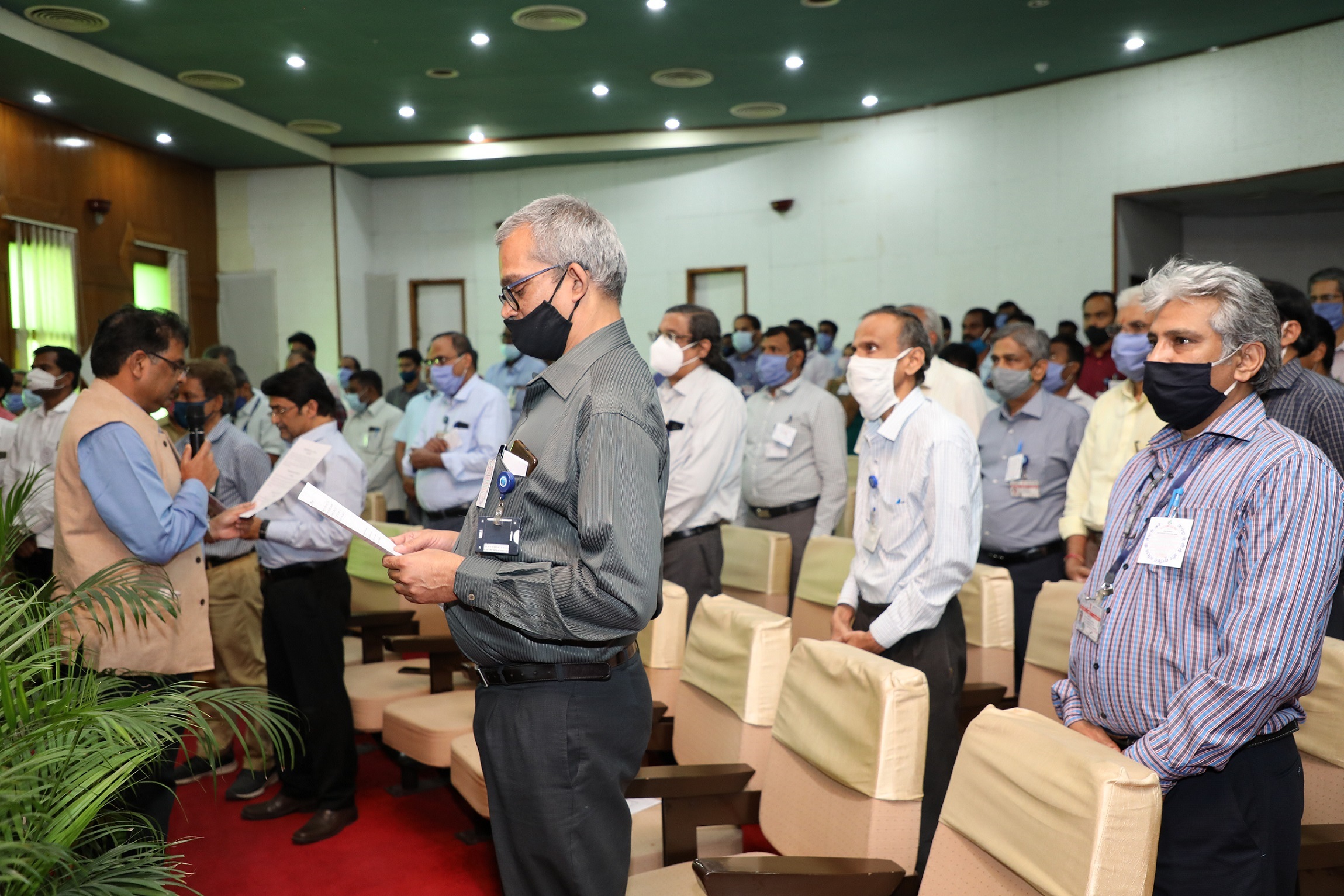 Participation of employees in safety pledge.