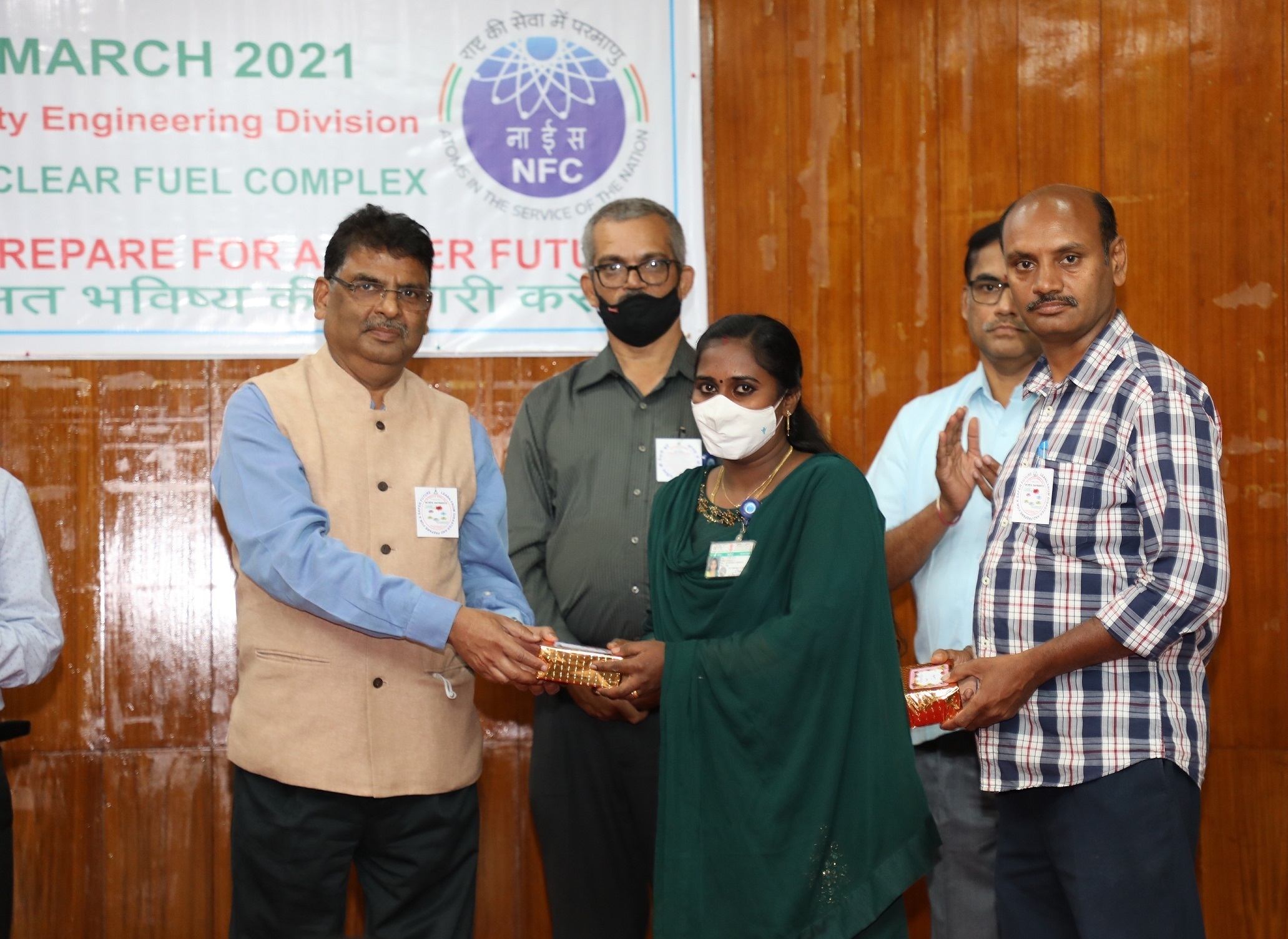 Prizes to employees for winning the competitions conducted on eve of safety day.