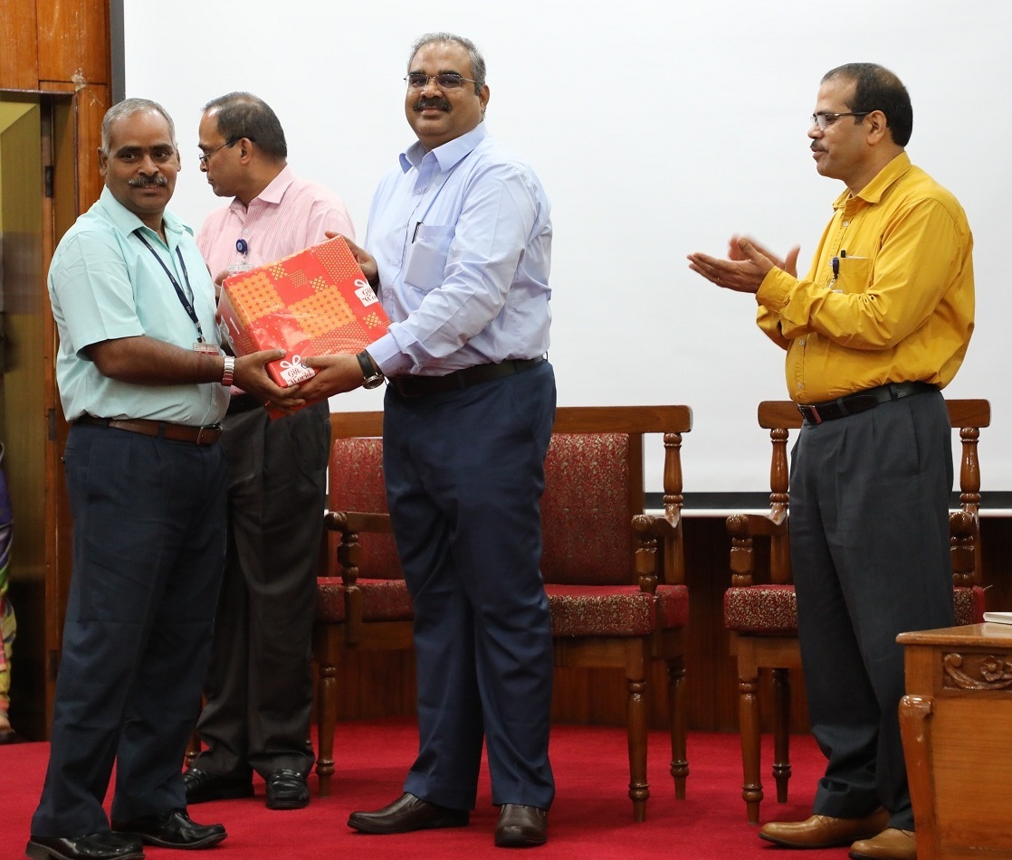 Prize distribution to winners.