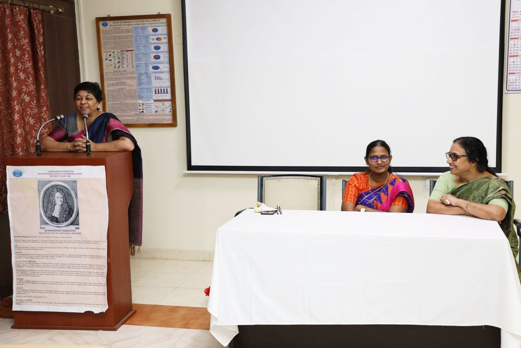 Chief Guest, Smt.Meena Ravindran, addressing the gathering.