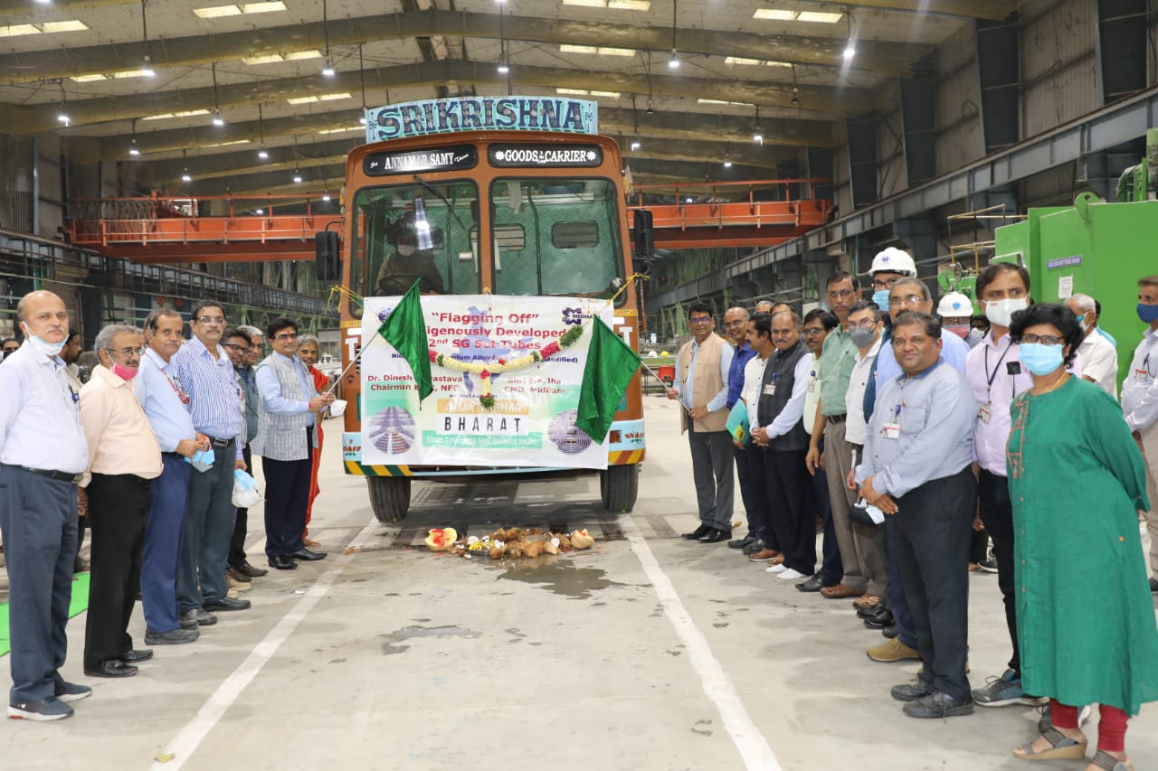 Chairman and CE, NFC Dr.Dinesh Srivastava flagging off the final consignment with Chairman and MD, Midhani Shri S.K.Jha and other dignitaries..
