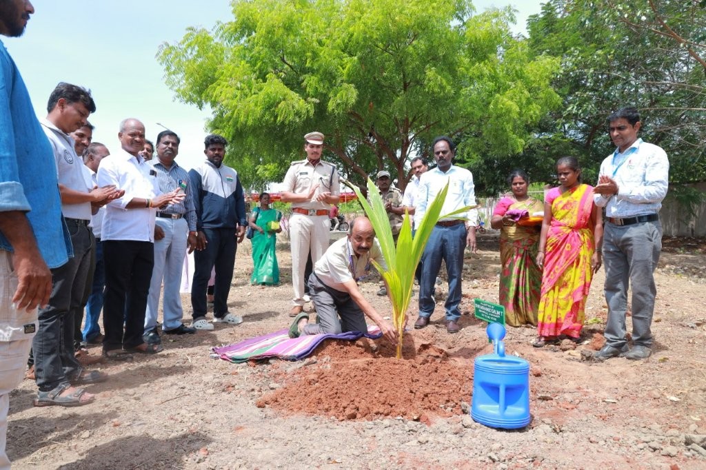 Tree plantation on the occasion of Independence day by GM, ZC