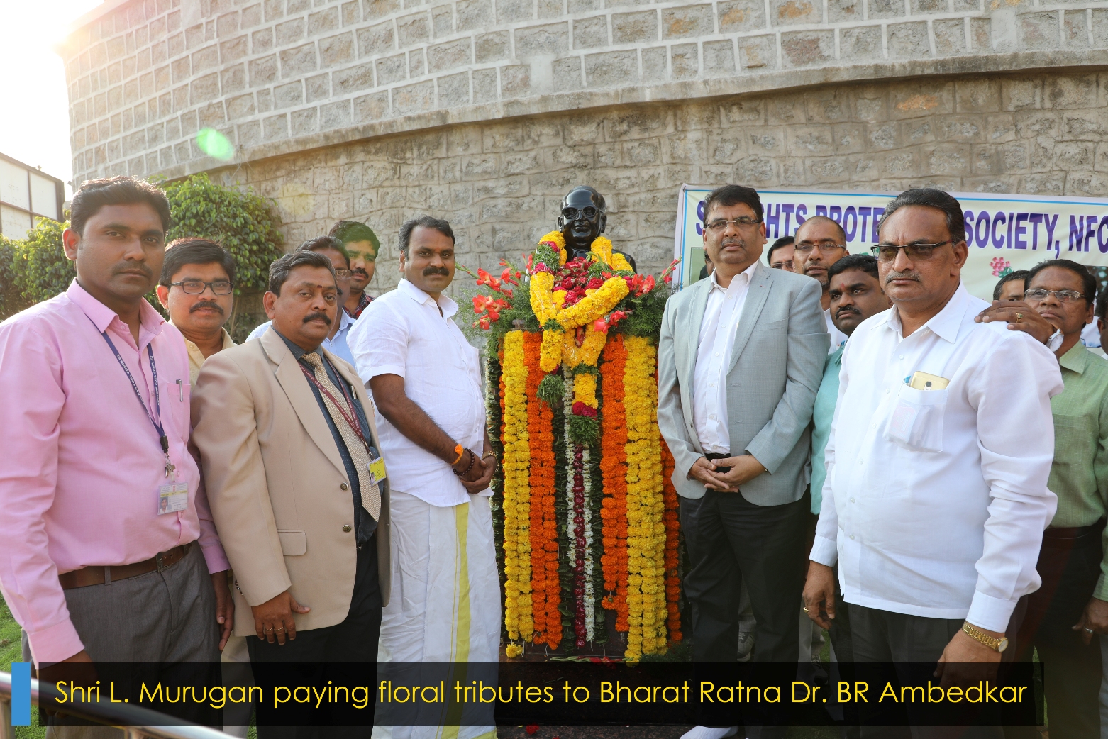 Shri L. Murugan paying floral tributes to Bharat Ratna Dr. BR Ambedkar
